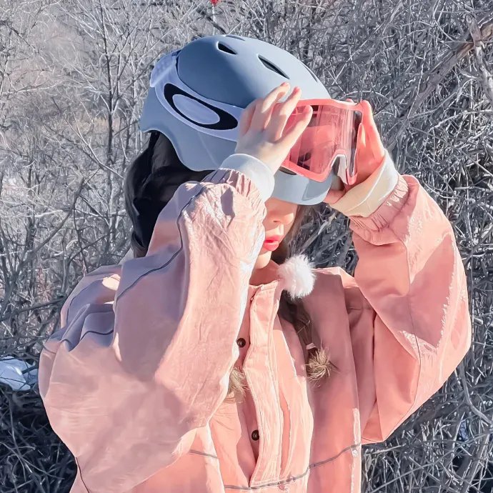 侬好，我的东北女友